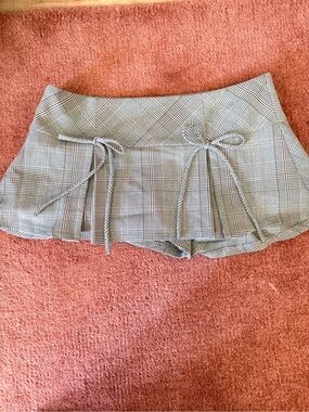Plaid Tie-Front Women's Skort Shorts in Light Gray